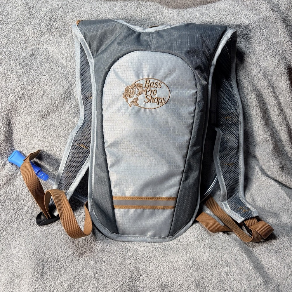 Bass Pro Shops 1.5L Hydration Pack - Brown/Gray